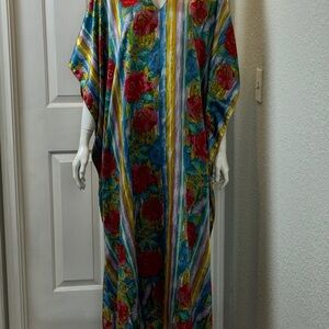 Winlar Vintage Rich Blue, Red Floral One Size  Caftan. F8